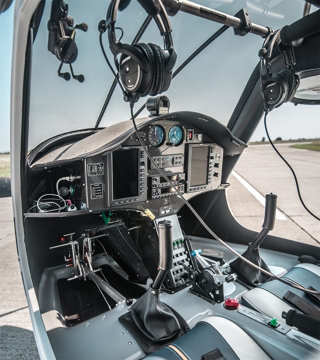 Quality hour building in a glass cockpit aircraft